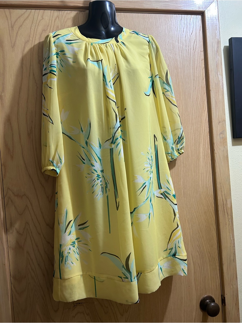 Eva Mendez Yellow Floral Trim Shift Dress